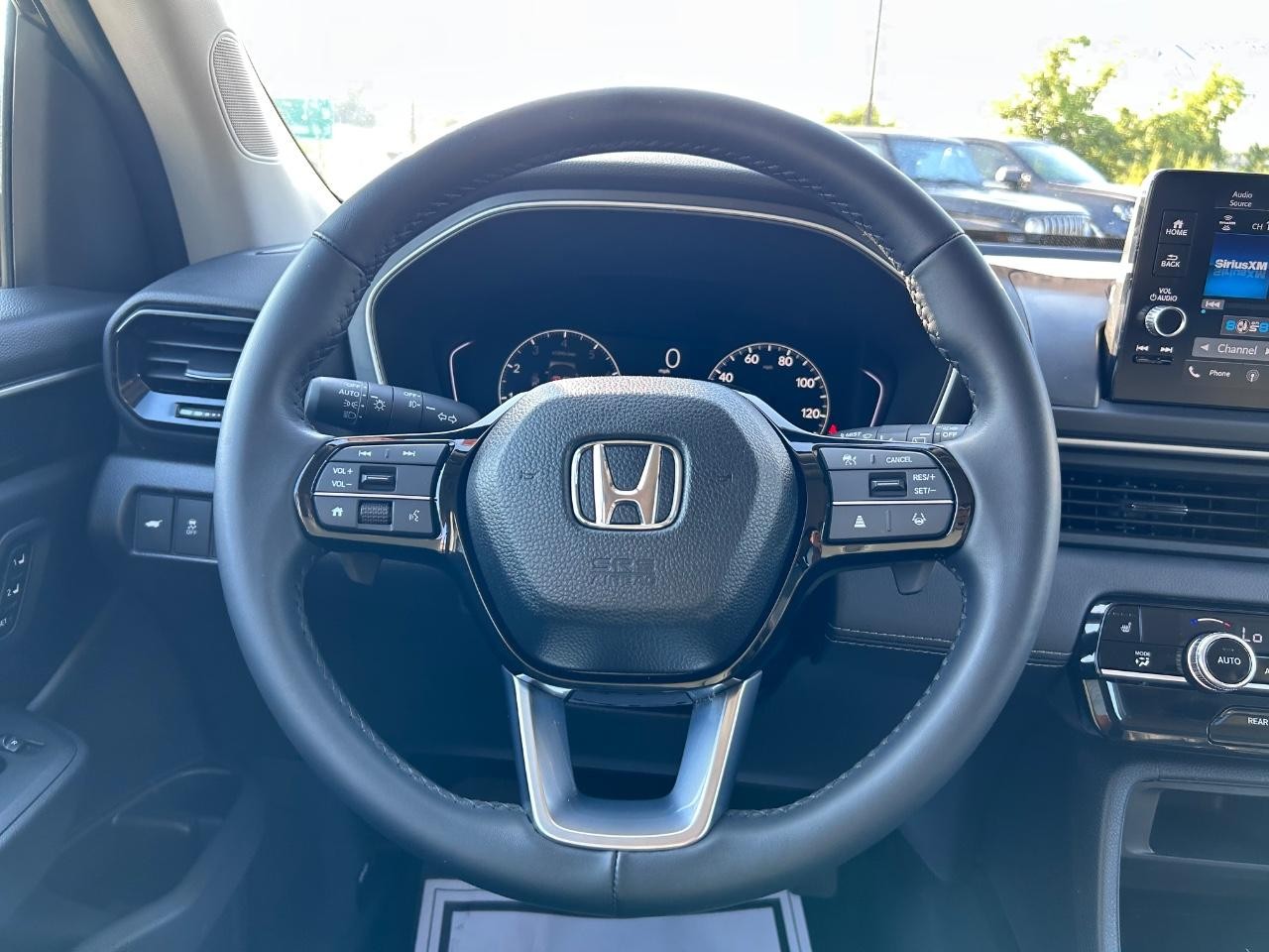 Honda Pilot Vehicle Full-screen Gallery Image 12