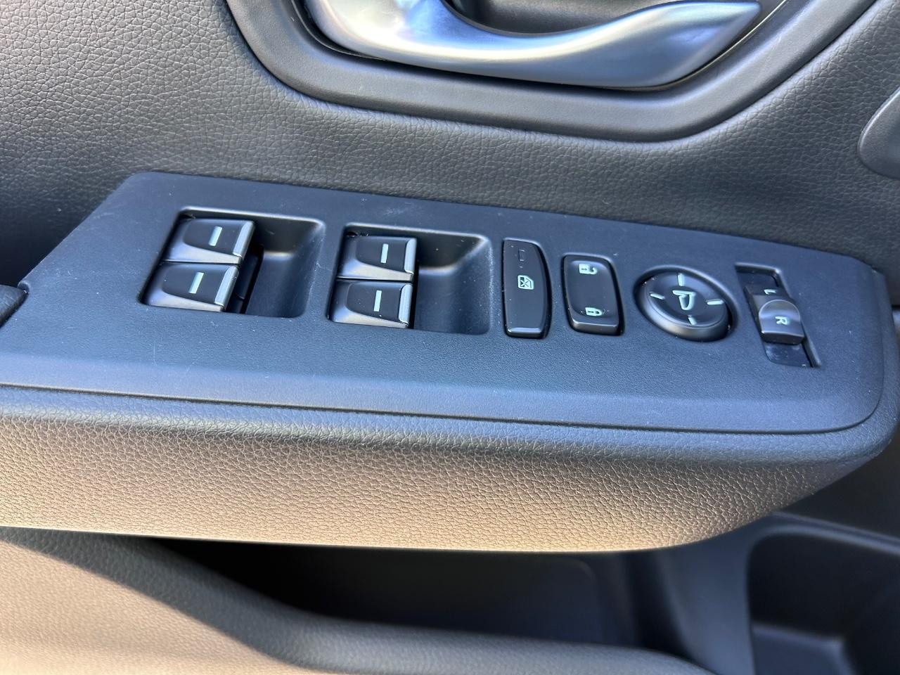 Honda Pilot Vehicle Full-screen Gallery Image 19