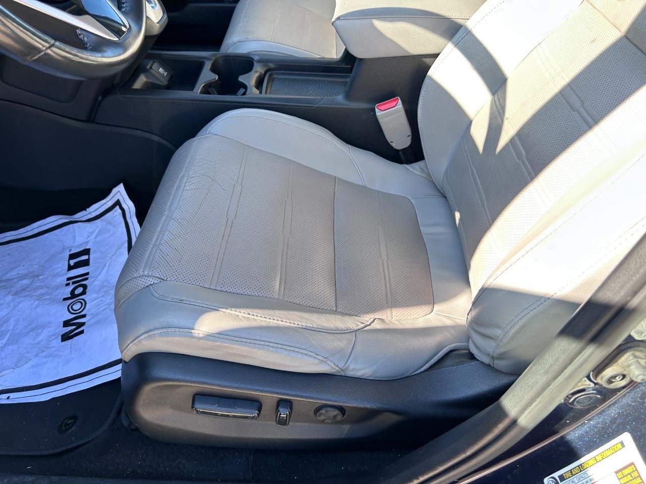 Honda CR-V Vehicle Full-screen Gallery Image 19