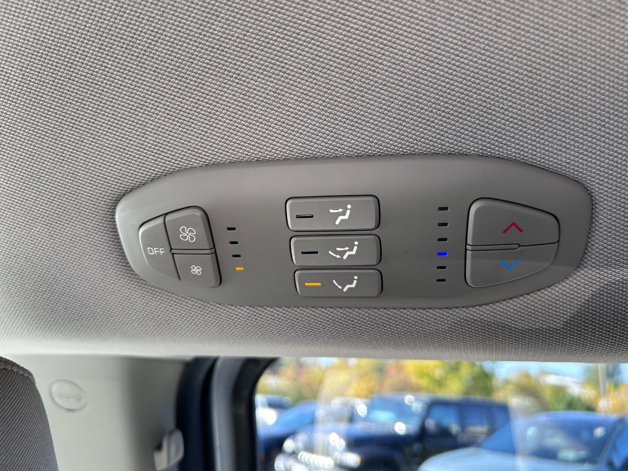 Kia Sedona Vehicle Full-screen Gallery Image 08