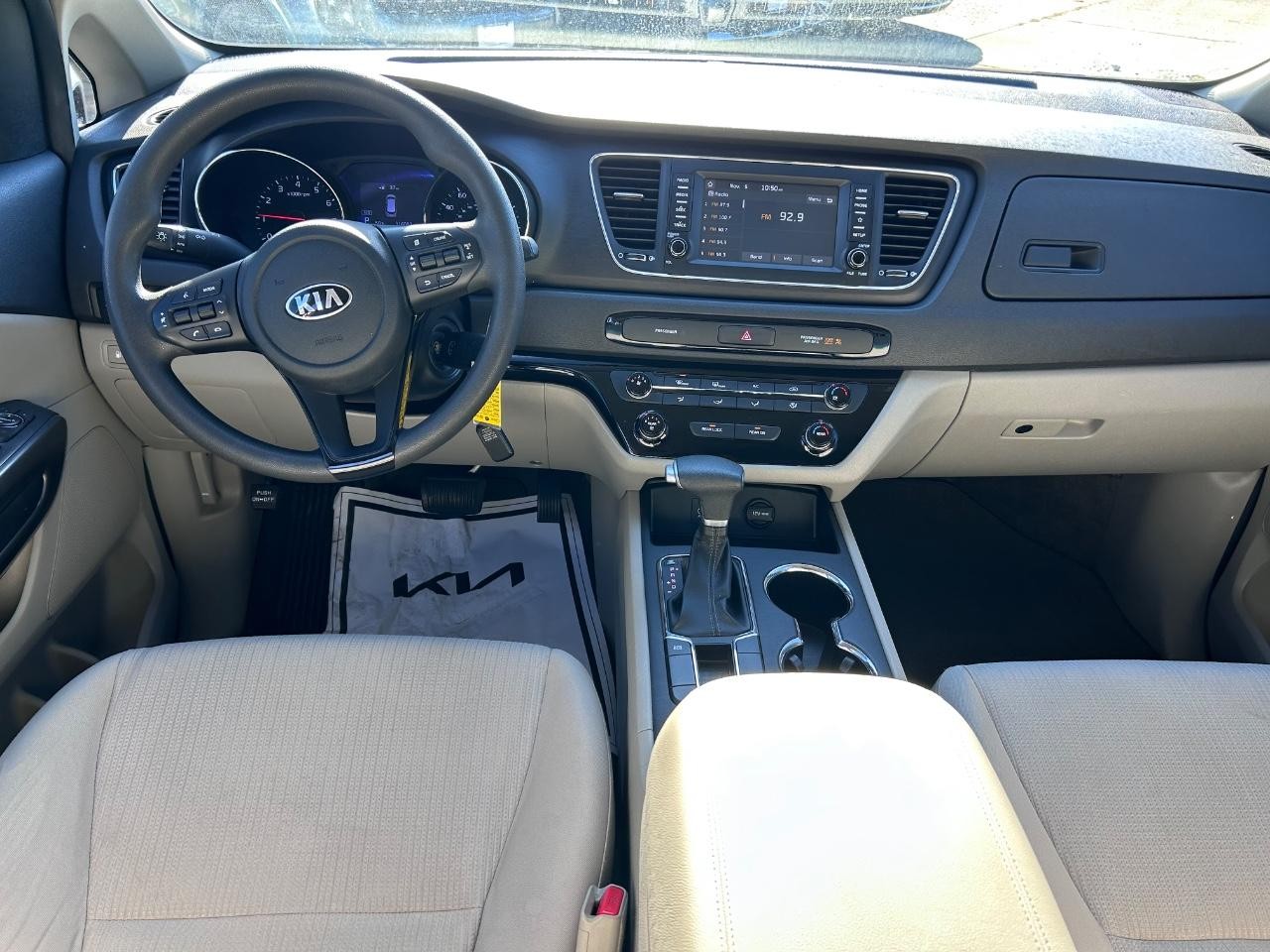 Kia Sedona Vehicle Full-screen Gallery Image 09