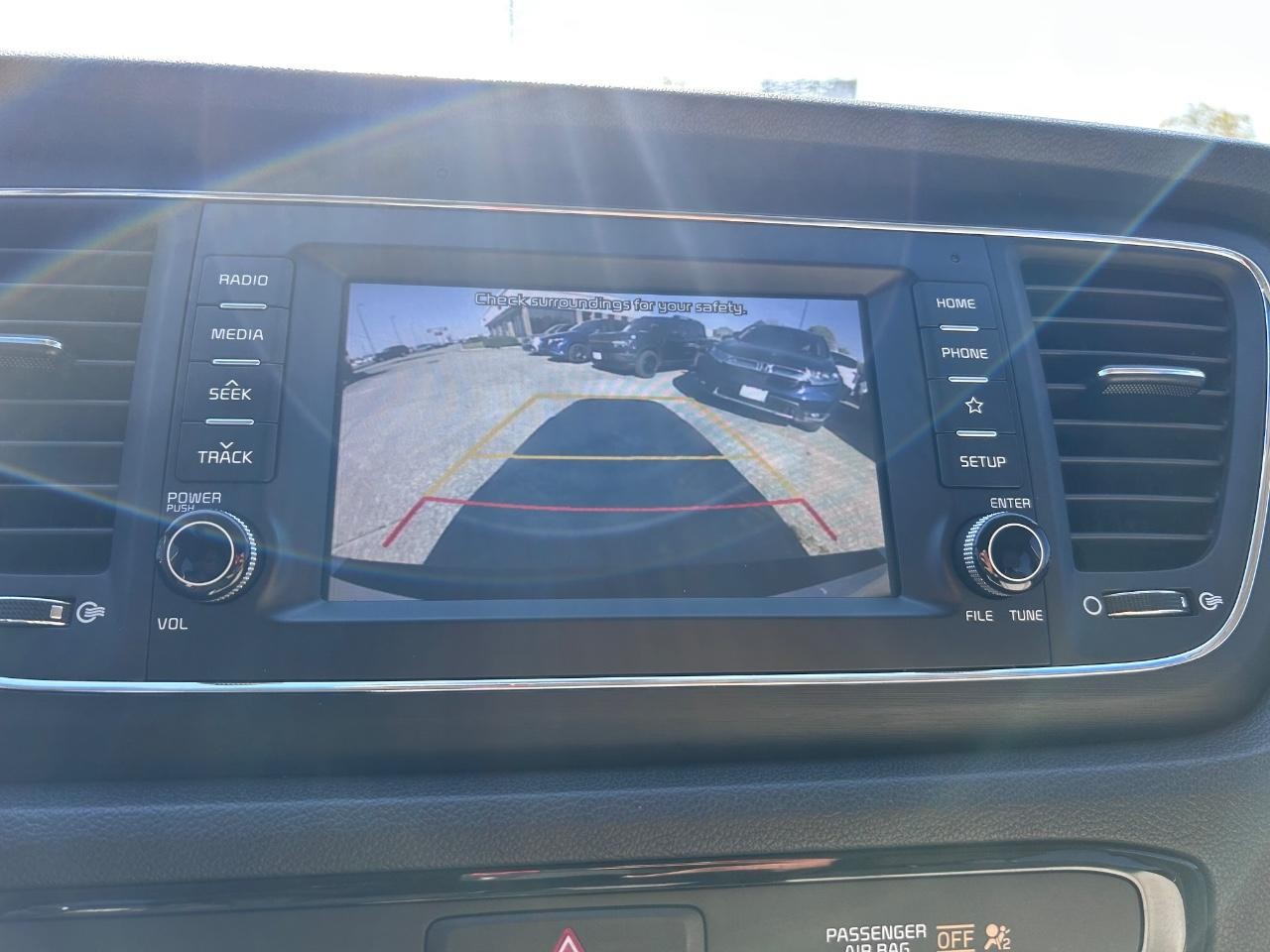 Kia Sedona Vehicle Full-screen Gallery Image 20