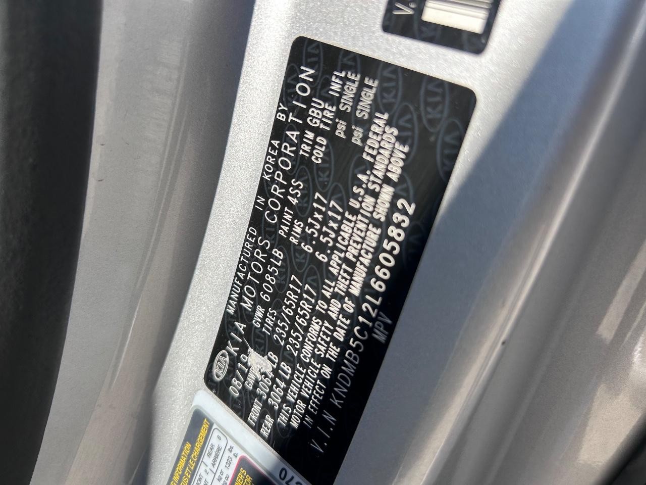 Kia Sedona Vehicle Full-screen Gallery Image 21