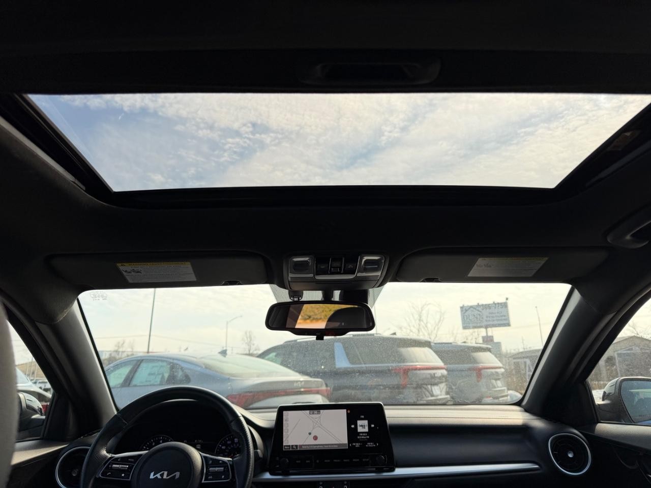 Kia Forte Vehicle Full-screen Gallery Image 06