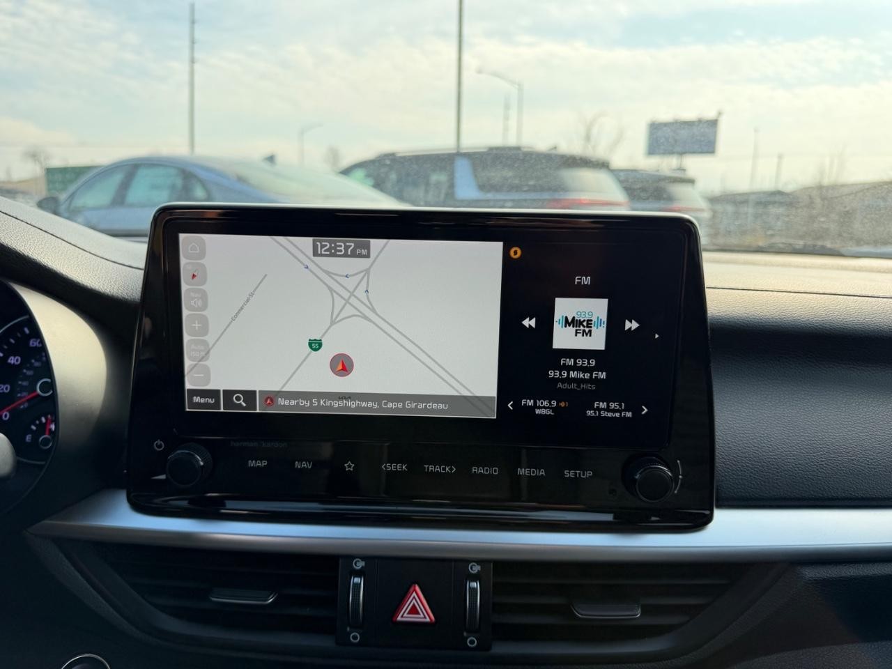 Kia Forte Vehicle Full-screen Gallery Image 11