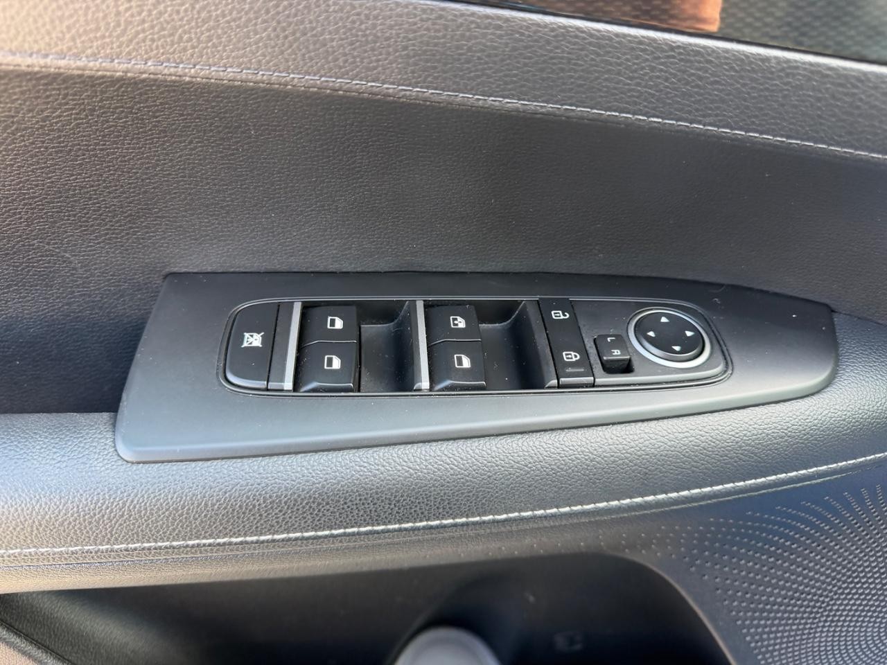 Kia Forte Vehicle Full-screen Gallery Image 15