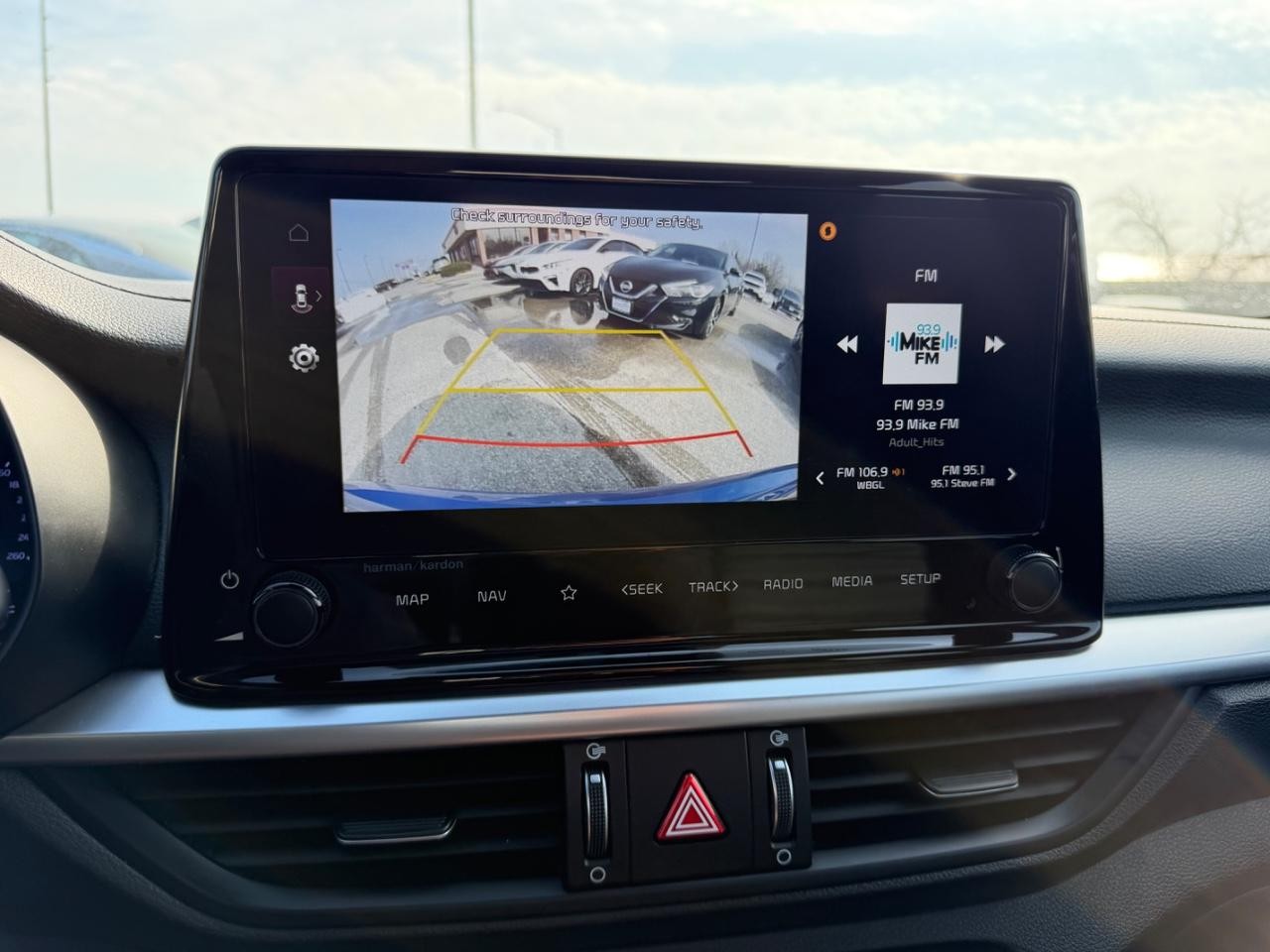 Kia Forte Vehicle Full-screen Gallery Image 18