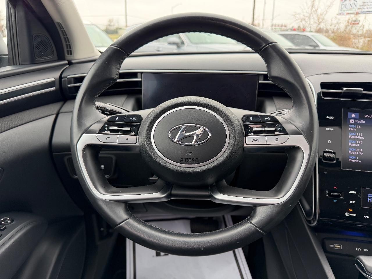 Hyundai Tucson Vehicle Full-screen Gallery Image 10