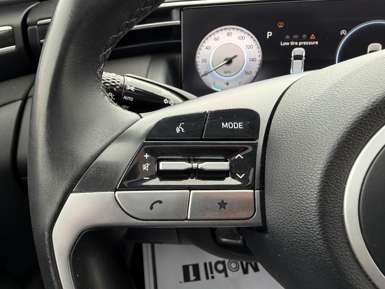 Hyundai Tucson Vehicle Full-screen Gallery Image 11