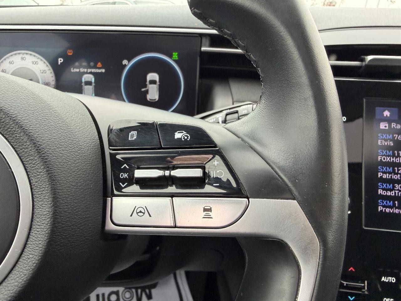 Hyundai Tucson Vehicle Full-screen Gallery Image 12