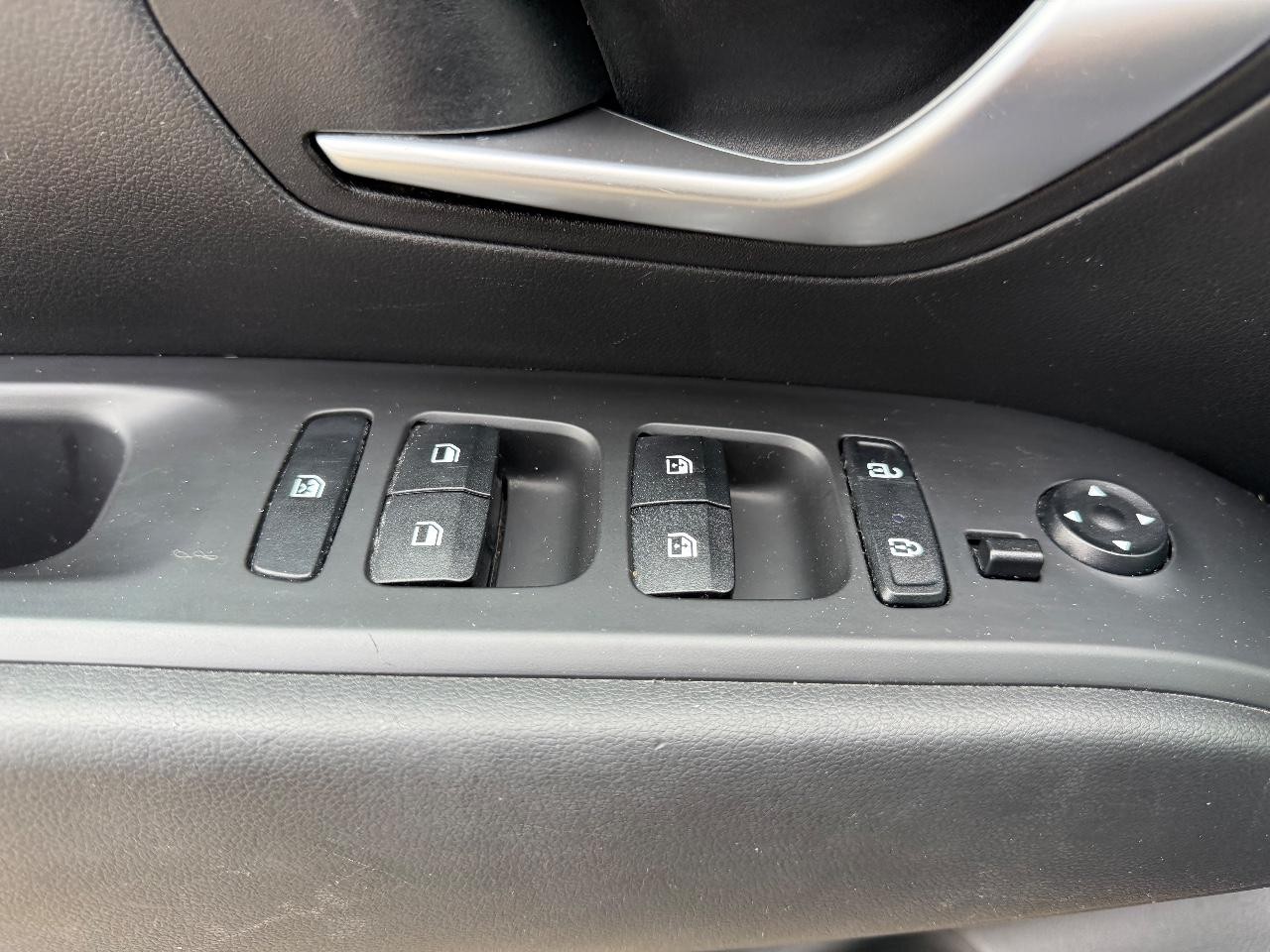 Hyundai Tucson Vehicle Full-screen Gallery Image 17