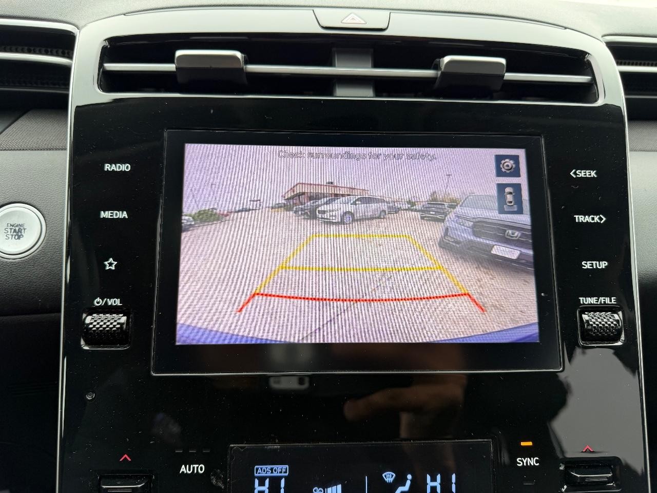 Hyundai Tucson Vehicle Full-screen Gallery Image 20