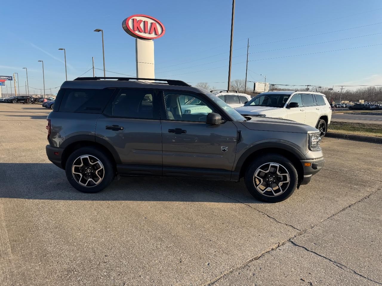 Ford Bronco Sport Vehicle Full-screen Gallery Image 02