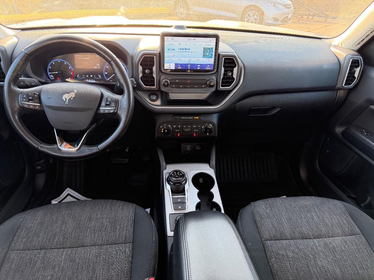 Ford Bronco Sport Vehicle Full-screen Gallery Image 08