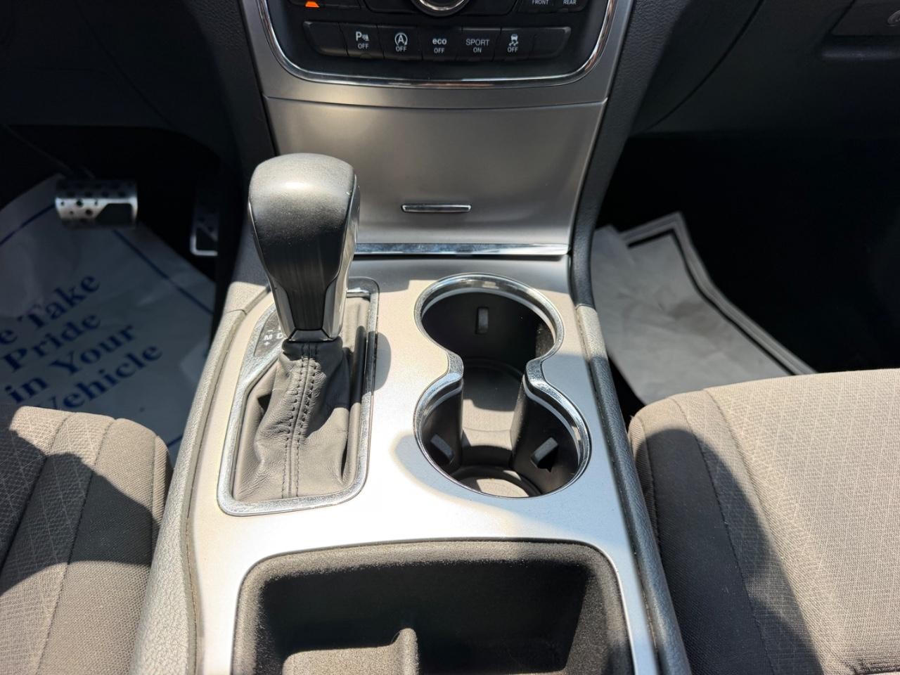 Jeep Grand Cherokee Vehicle Full-screen Gallery Image 15