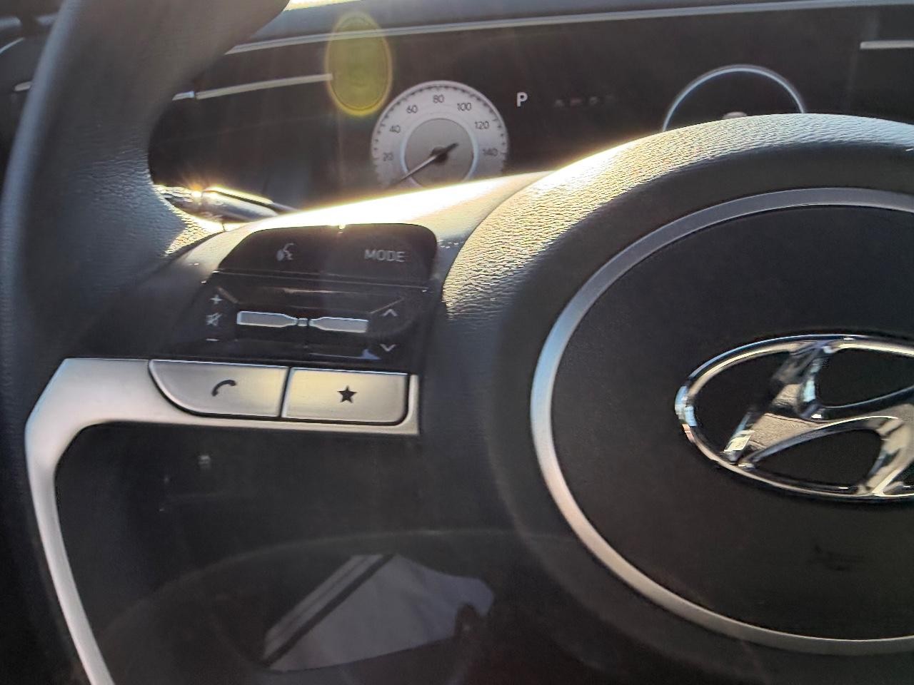 Hyundai Santa Cruz Vehicle Full-screen Gallery Image 10