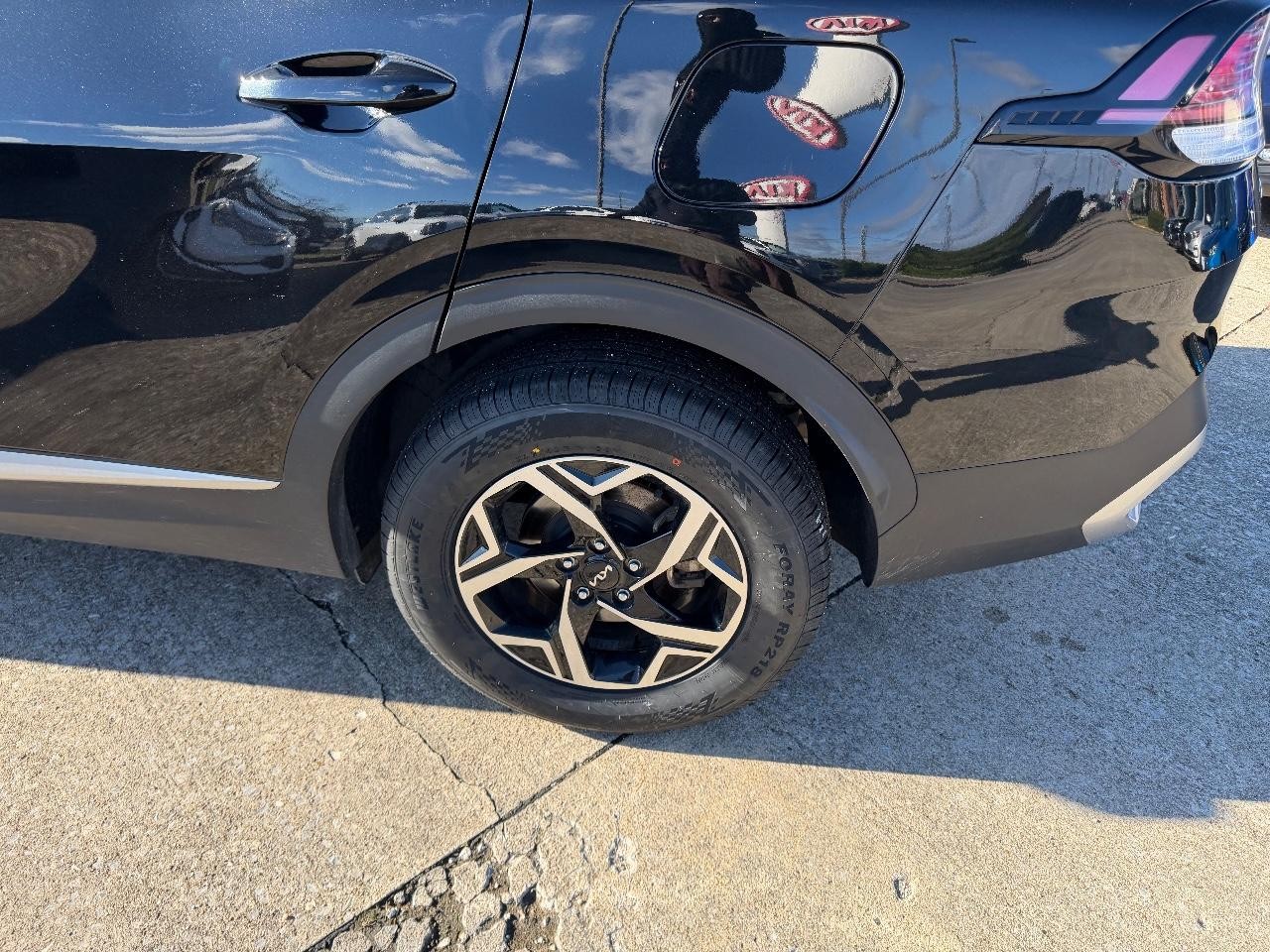 Kia Sportage Vehicle Full-screen Gallery Image 05