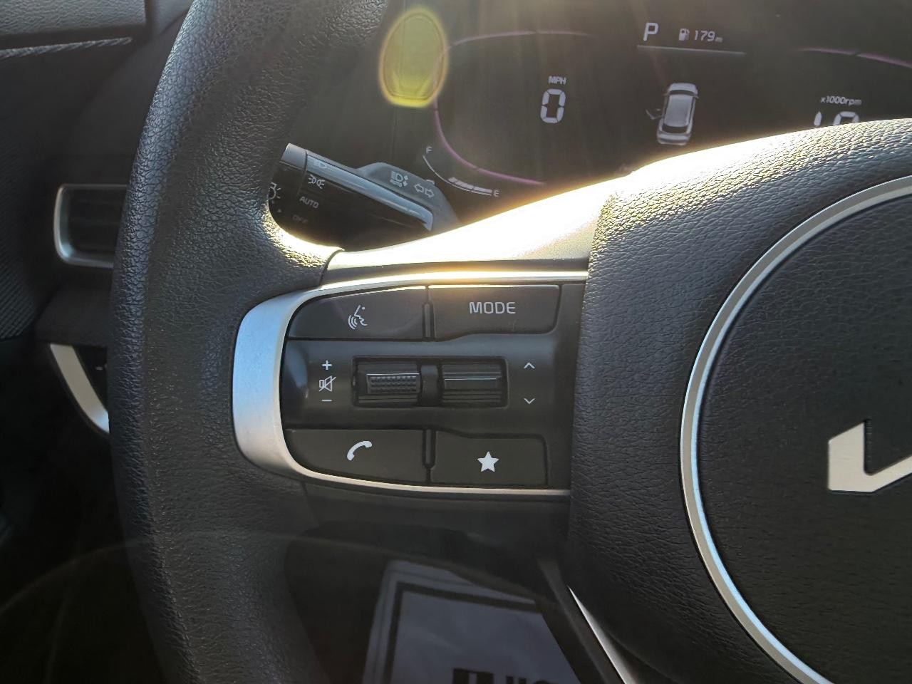 Kia Sportage Vehicle Full-screen Gallery Image 09