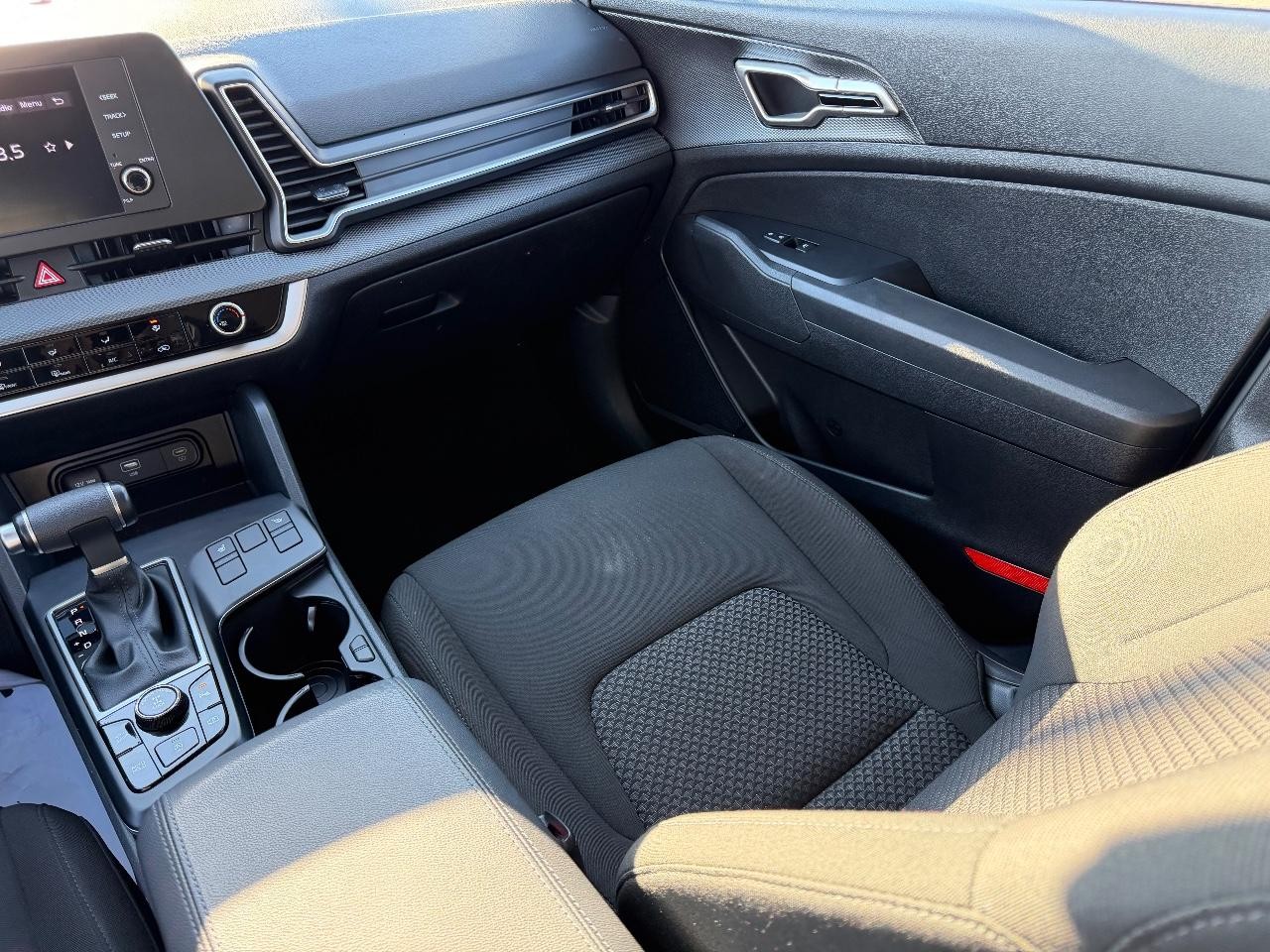 Kia Sportage Vehicle Full-screen Gallery Image 14