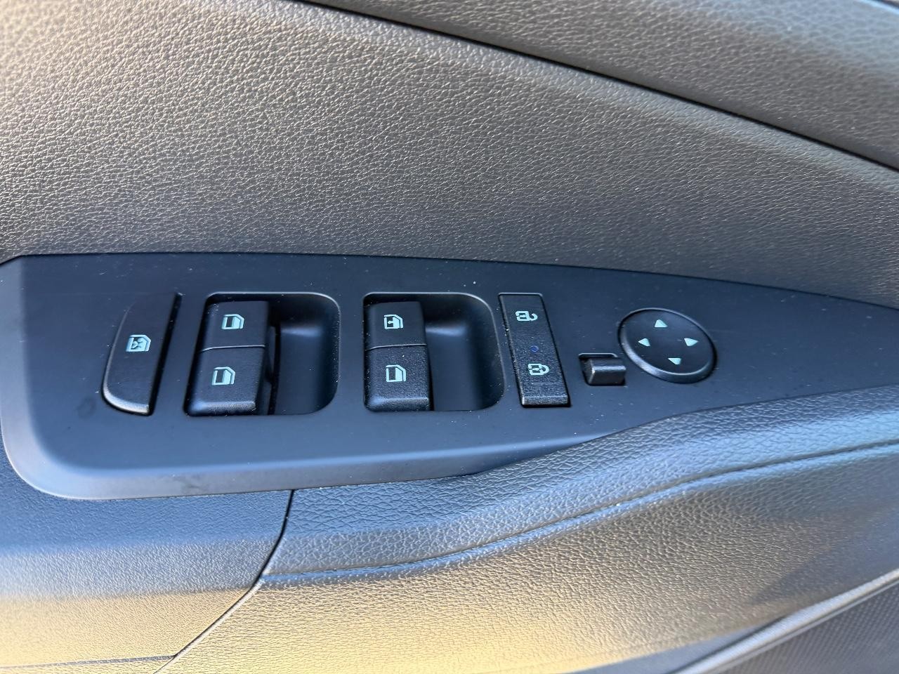 Kia Sportage Vehicle Full-screen Gallery Image 15