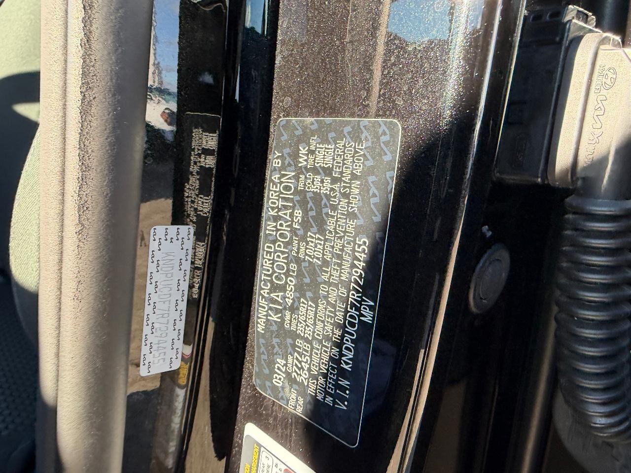 Kia Sportage Vehicle Full-screen Gallery Image 19