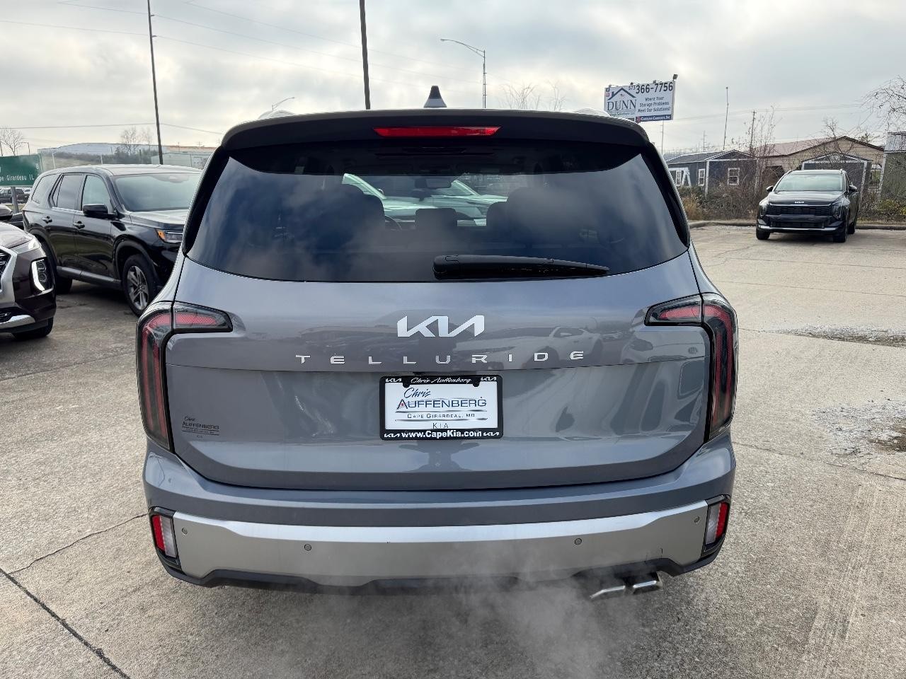 Kia Telluride Vehicle Full-screen Gallery Image 03