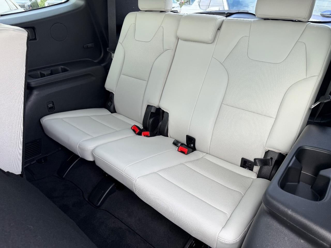 Kia Telluride Vehicle Full-screen Gallery Image 07