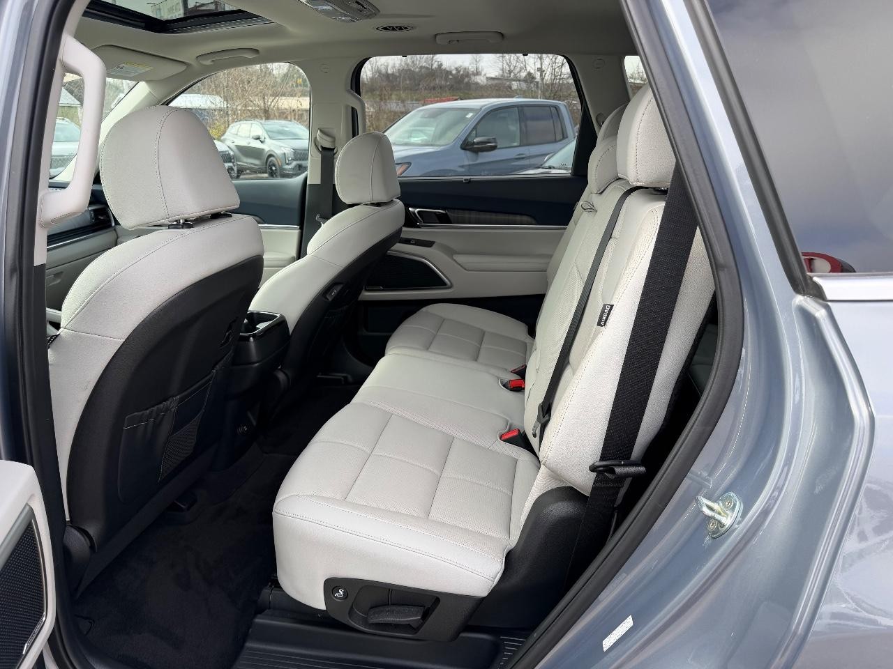 Kia Telluride Vehicle Full-screen Gallery Image 08