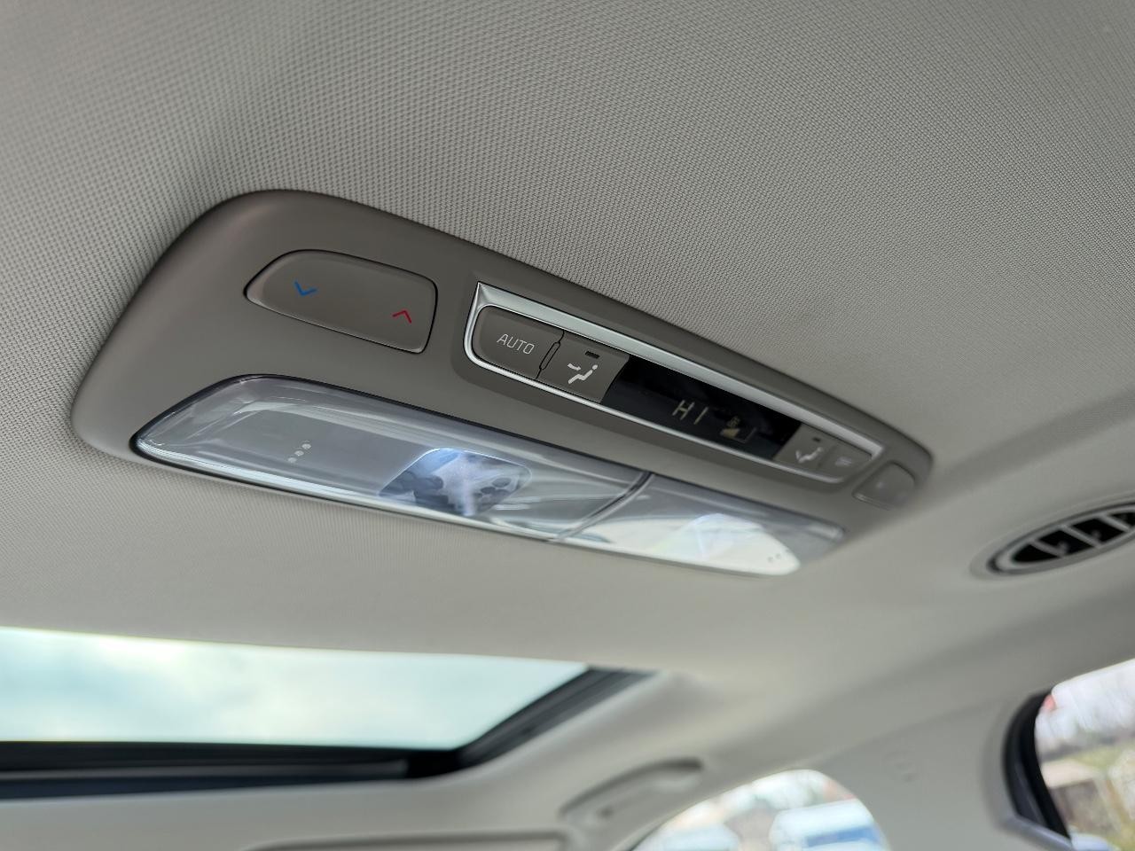 Kia Telluride Vehicle Full-screen Gallery Image 09