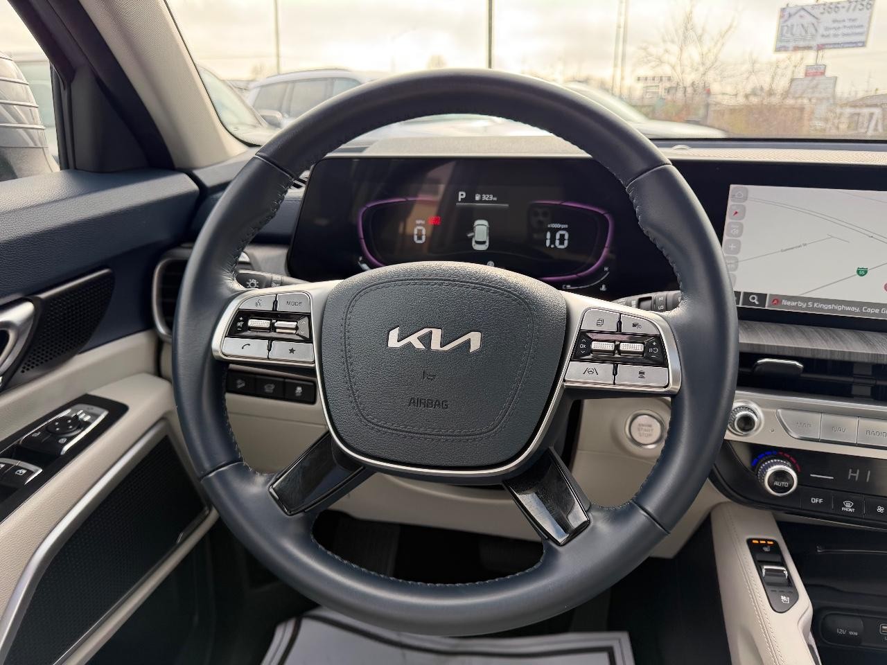 Kia Telluride Vehicle Full-screen Gallery Image 12