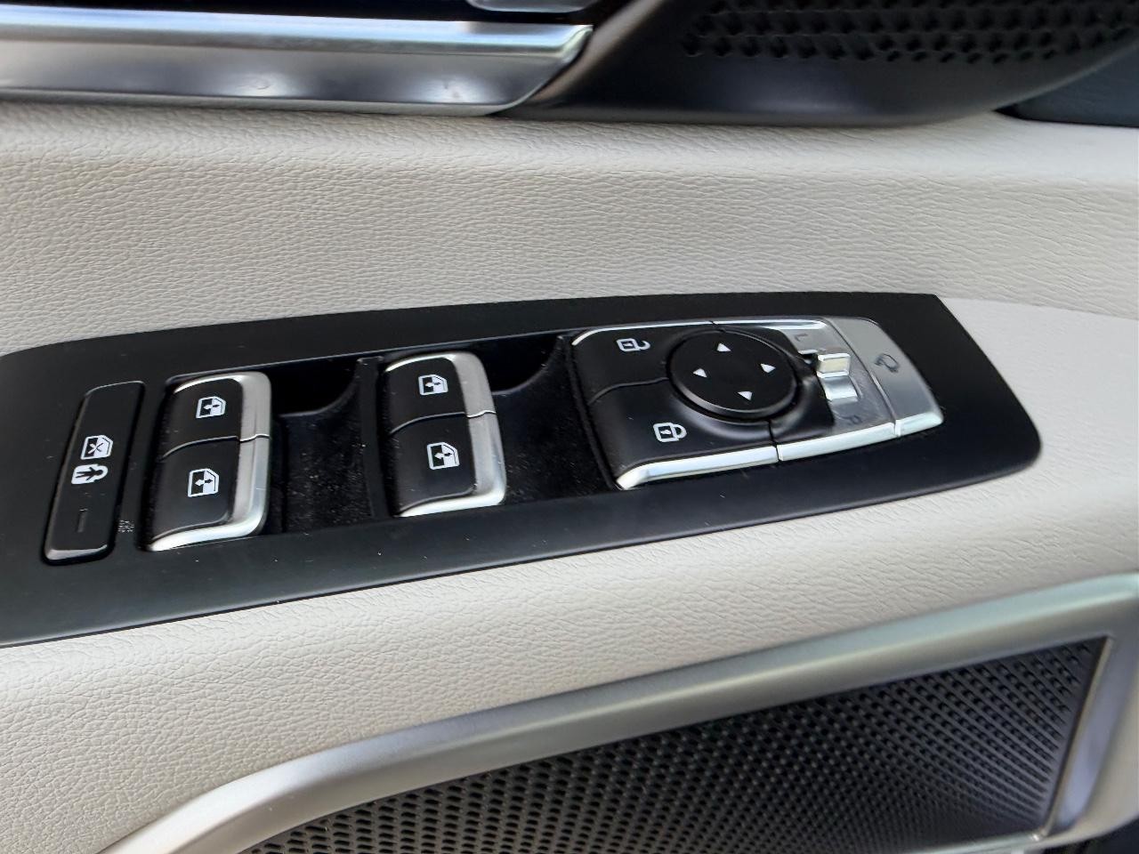 Kia Telluride Vehicle Full-screen Gallery Image 20