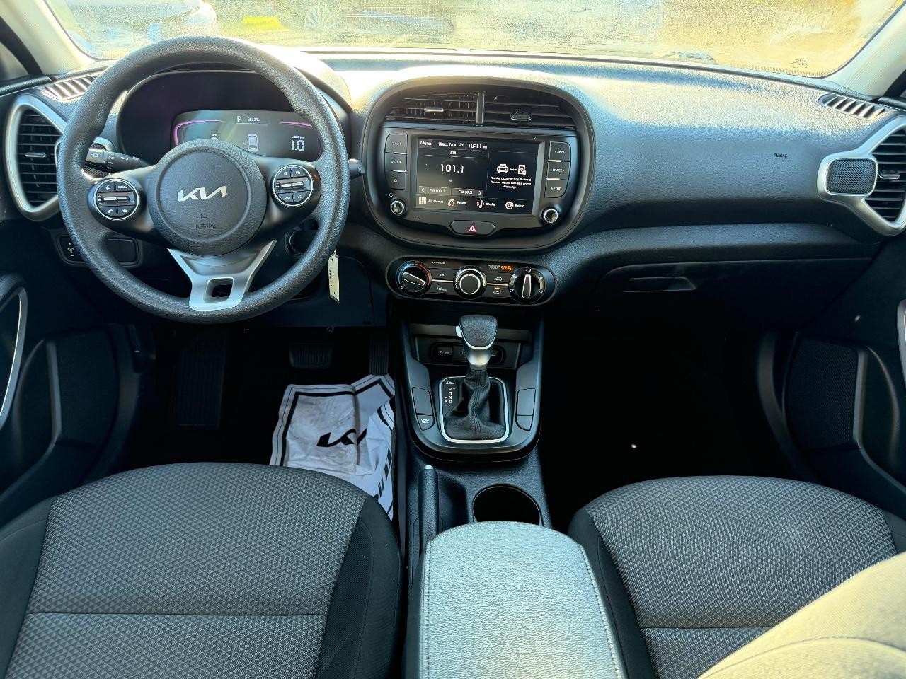 Kia Soul Vehicle Full-screen Gallery Image 07