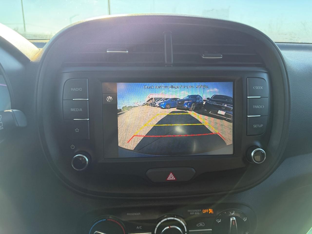 Kia Soul Vehicle Full-screen Gallery Image 18