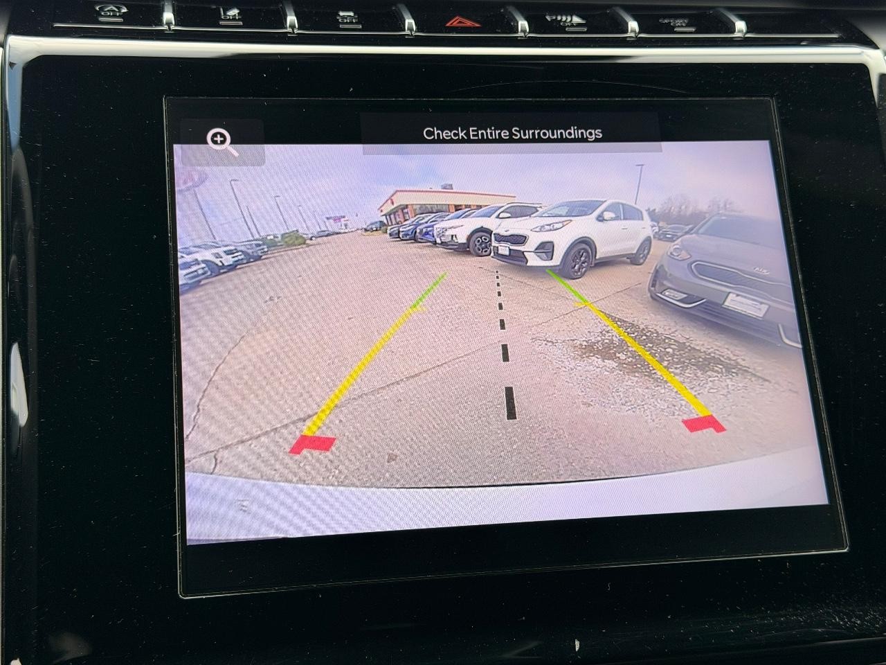 Jeep Grand Cherokee L Vehicle Full-screen Gallery Image 21