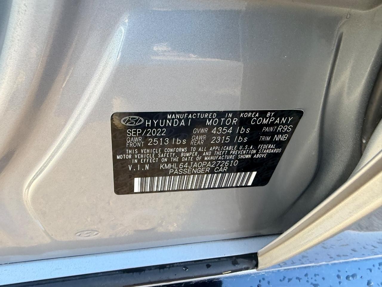 Hyundai Sonata Vehicle Full-screen Gallery Image 19