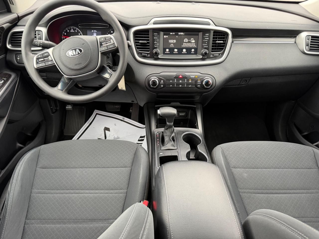 Kia Sorento Vehicle Full-screen Gallery Image 08