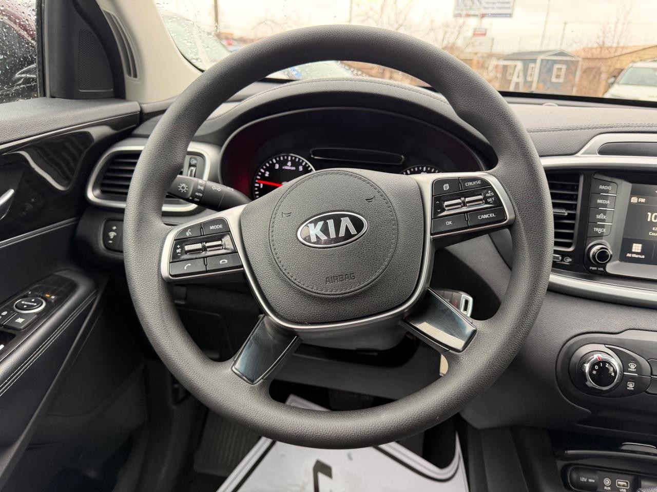 Kia Sorento Vehicle Full-screen Gallery Image 09