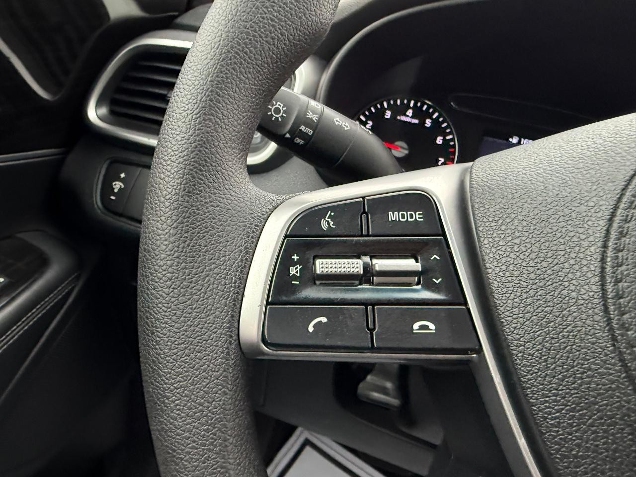 Kia Sorento Vehicle Full-screen Gallery Image 10