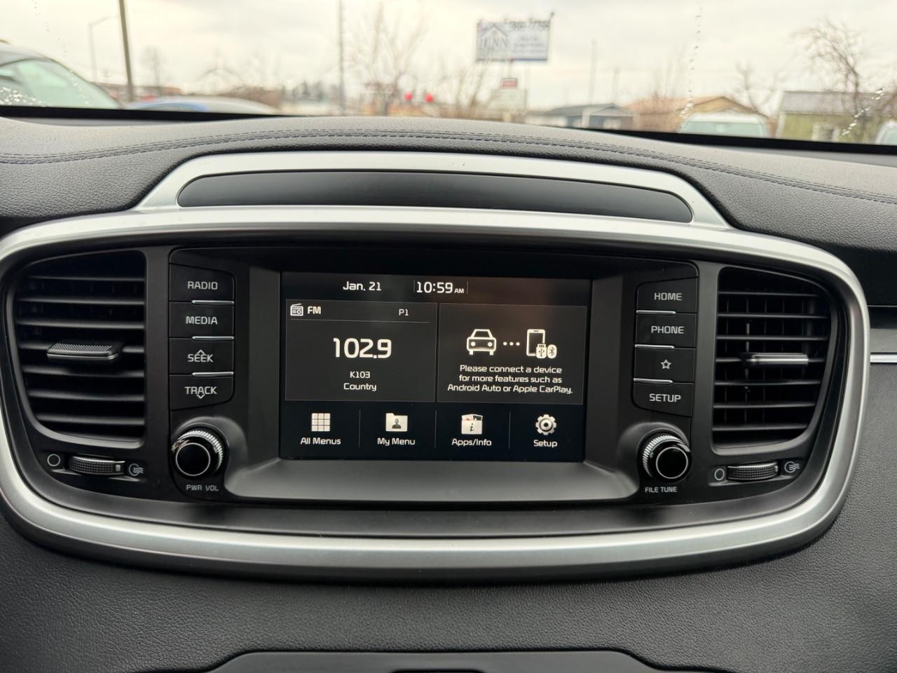 Kia Sorento Vehicle Full-screen Gallery Image 12