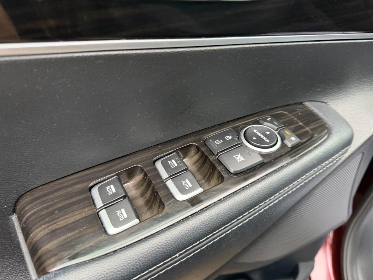 Kia Sorento Vehicle Full-screen Gallery Image 16