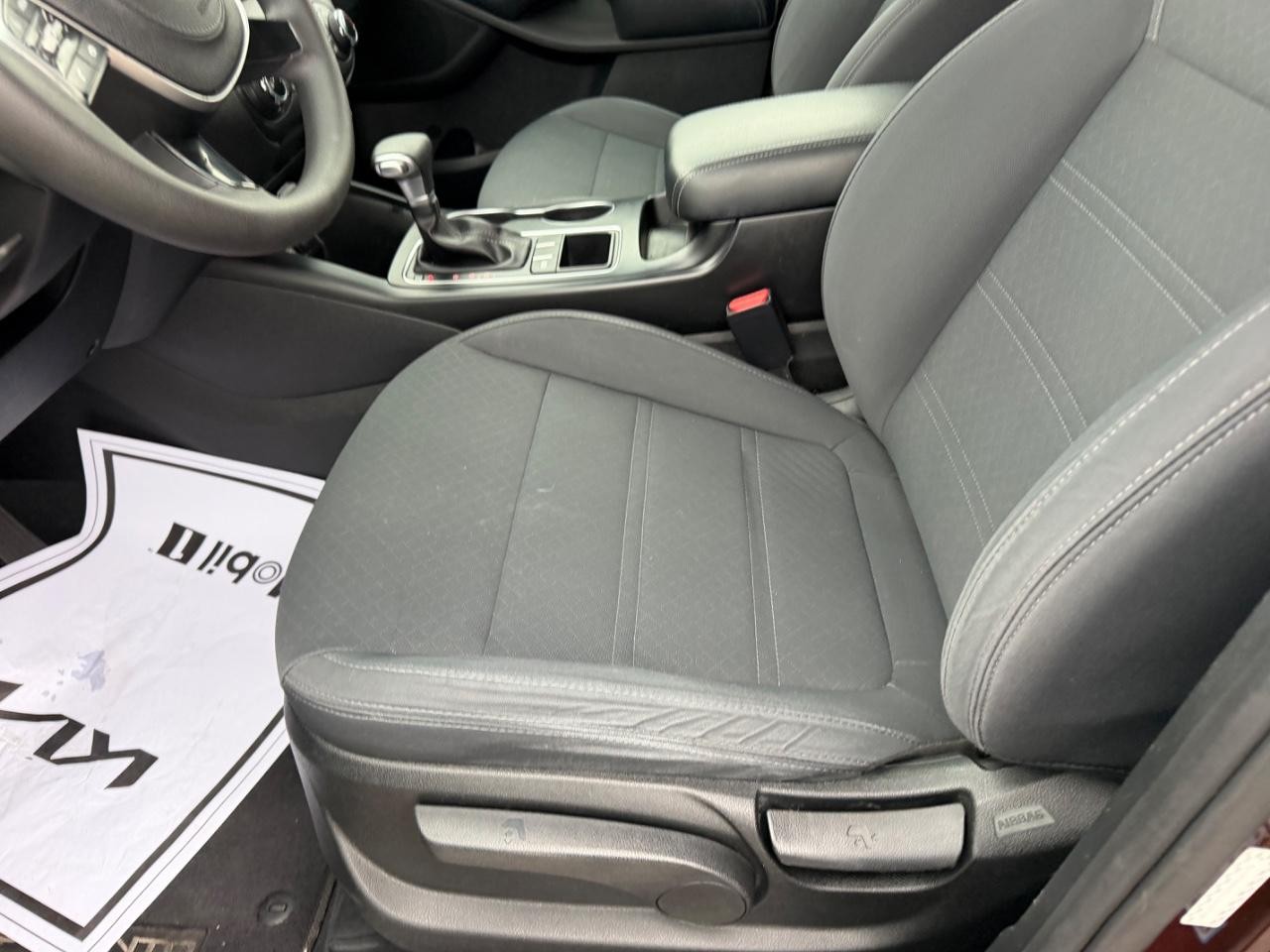 Kia Sorento Vehicle Full-screen Gallery Image 17