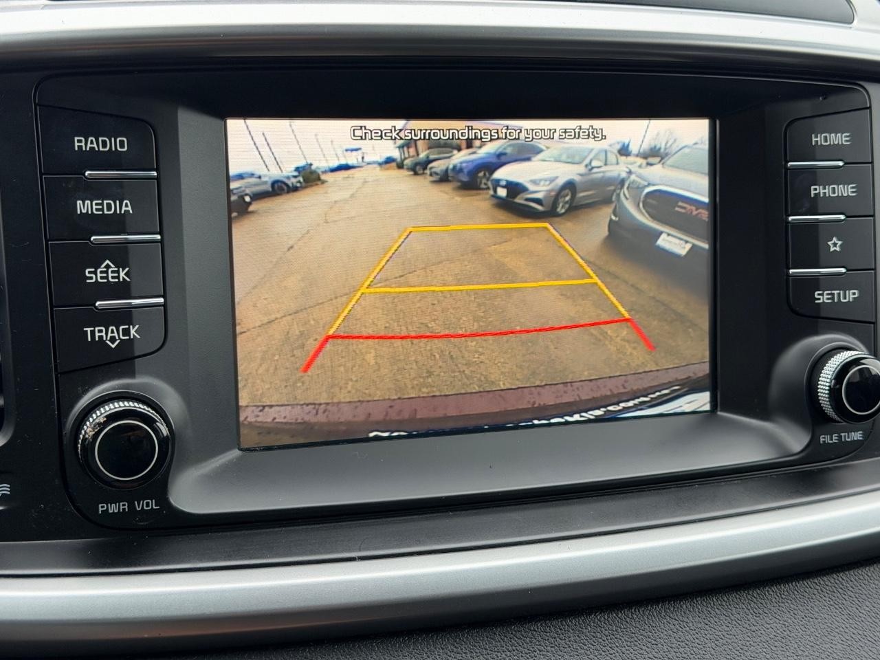 Kia Sorento Vehicle Full-screen Gallery Image 19