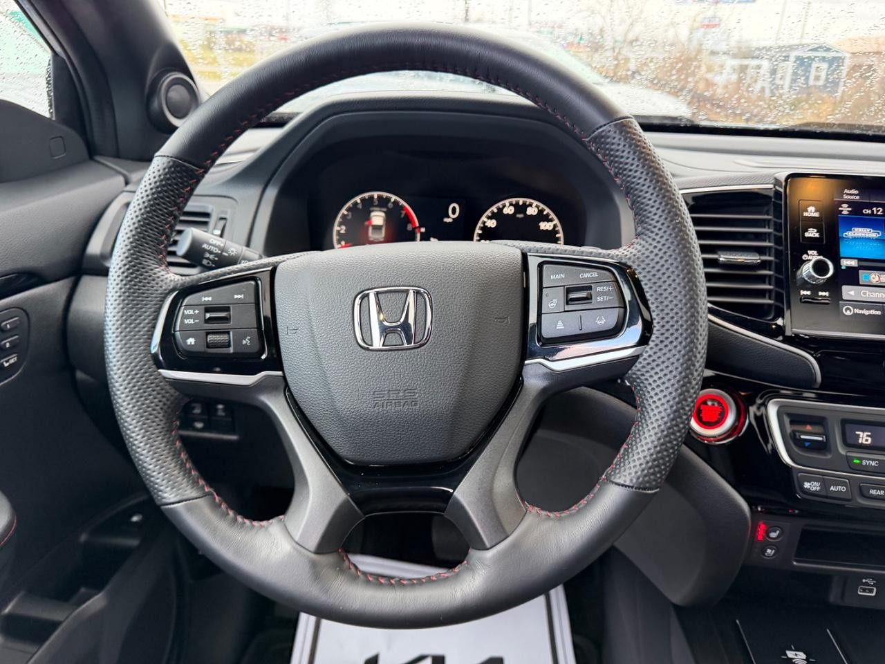 Honda Ridgeline Vehicle Full-screen Gallery Image 09