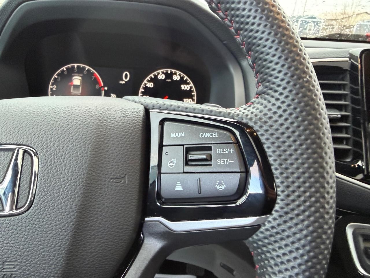 Honda Ridgeline Vehicle Full-screen Gallery Image 11