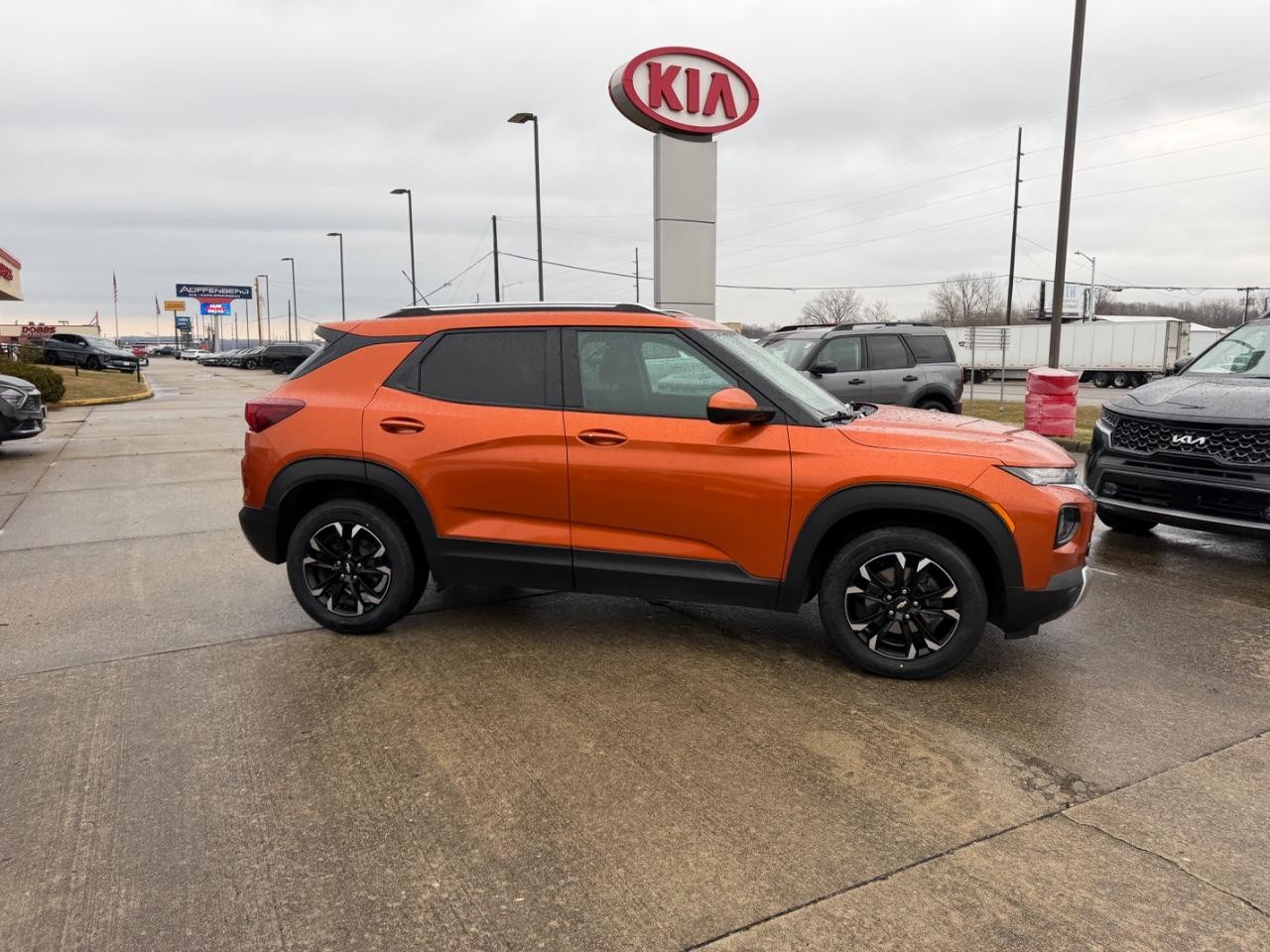 Chevrolet TrailBlazer Vehicle Full-screen Gallery Image 02