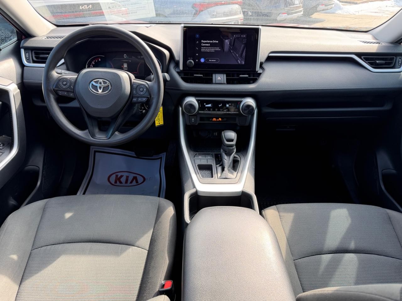 Toyota RAV4 Vehicle Full-screen Gallery Image 07