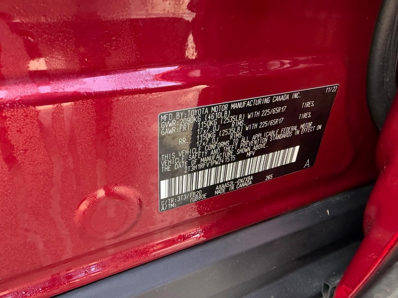 Toyota RAV4 Vehicle Full-screen Gallery Image 19