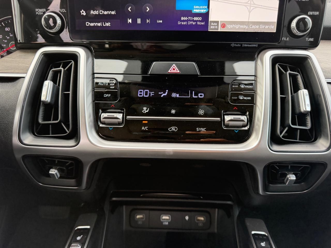Kia Sorento Vehicle Full-screen Gallery Image 14