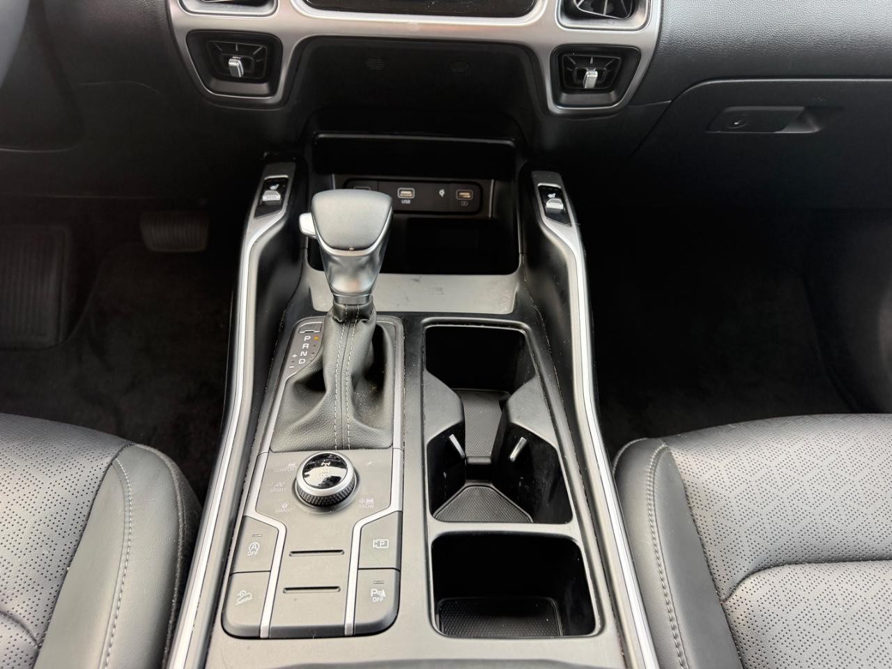 Kia Sorento Vehicle Full-screen Gallery Image 15