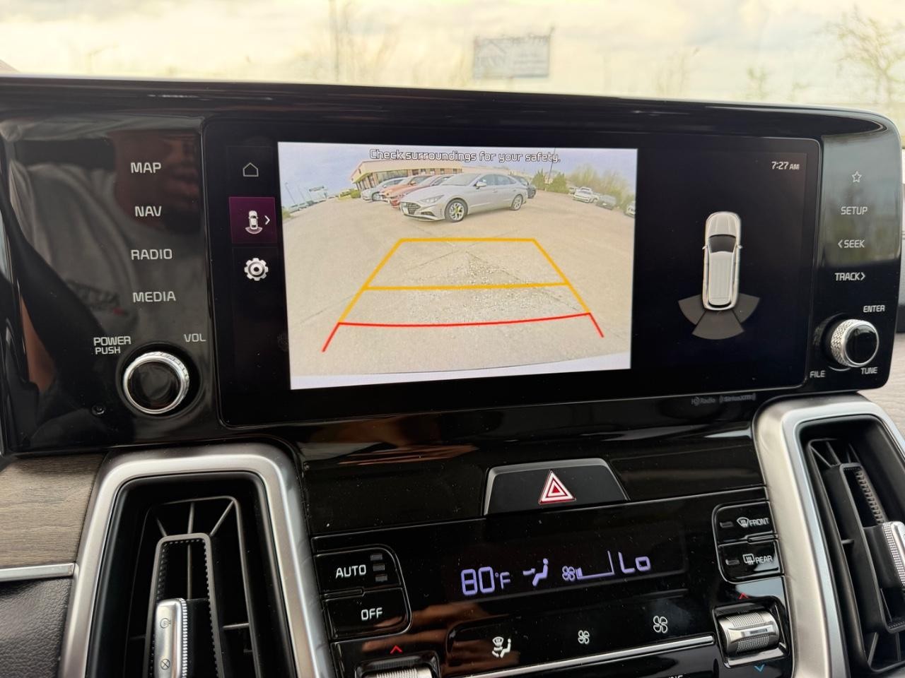 Kia Sorento Vehicle Full-screen Gallery Image 20